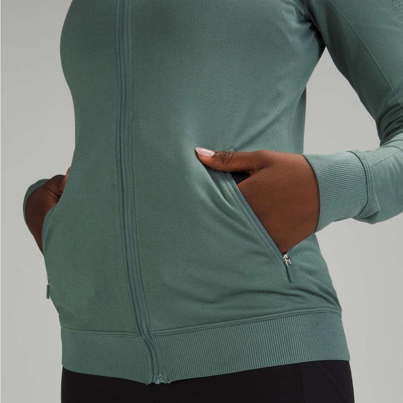 🤍Lululemon Seamless Training Jacket - Picture 8 of 9